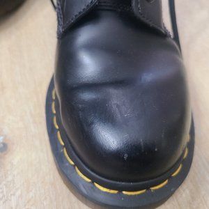 Dr. Martens Womens 1460W Originals Eight-Eye Lace-